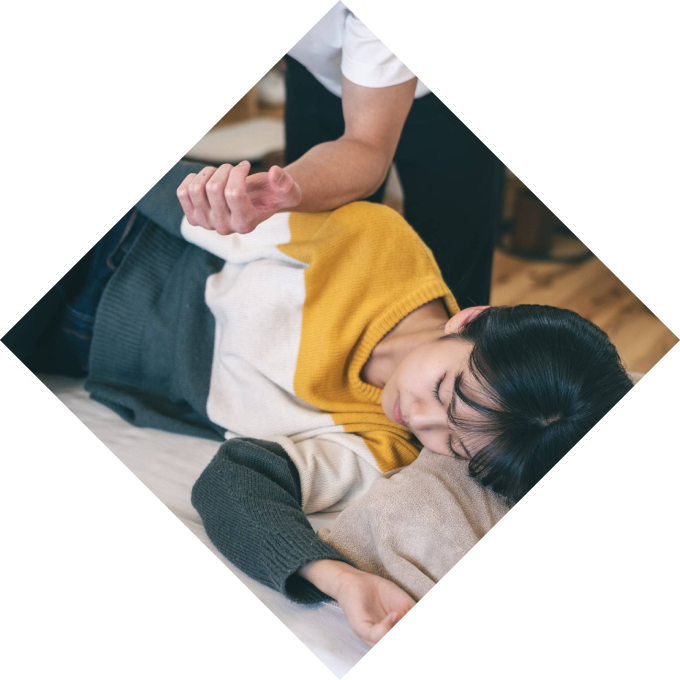 京都・河原町のヘッドスパ専門店「えがおのまんま」祇園四条店でのカイロプラクティック施術写真