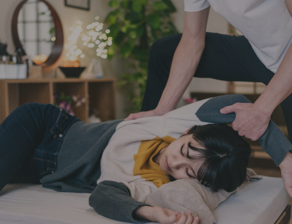 京都のヘッドスパ専門店「えがおのまんま」の整体・カイロプラクティック施術写真