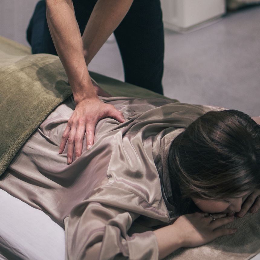 ボディマッサージの施術写真3