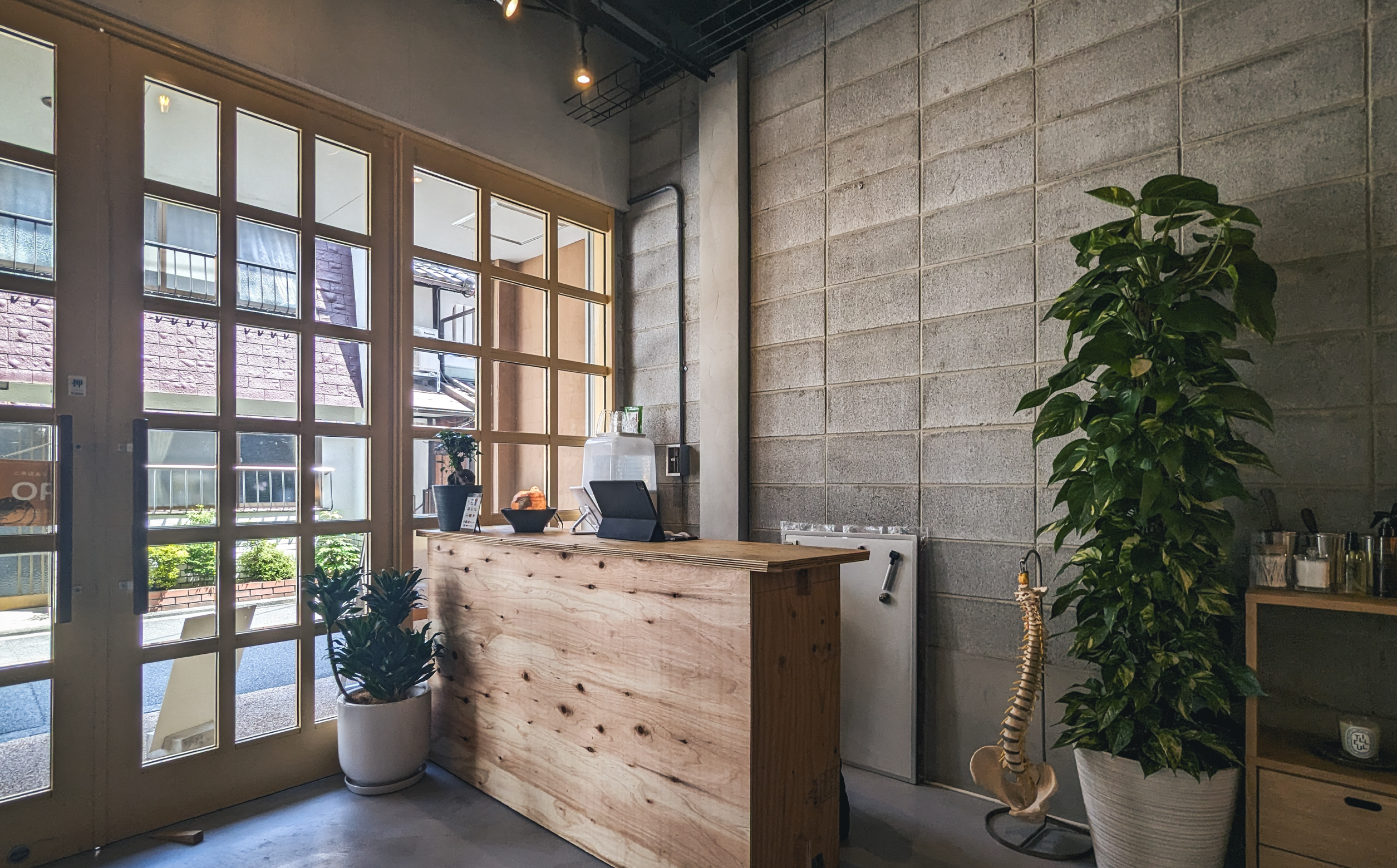 京都のヘッドスパ専門店「えがおのまんま」の店内写真